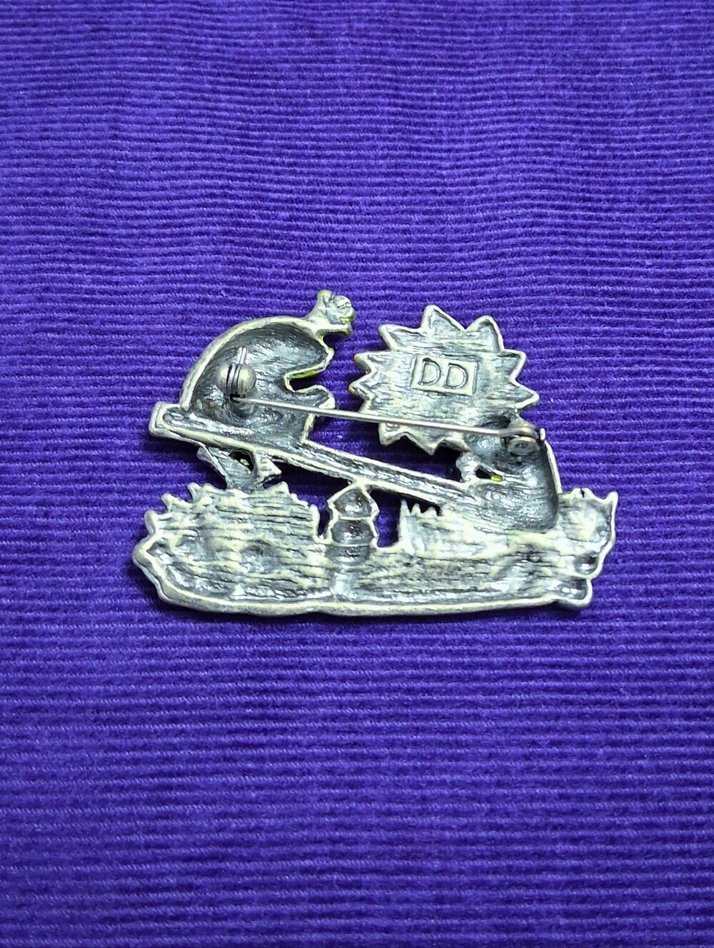 Vintage Brooch DD Darling Dash Seesaw Frogs Sun Joyful Toads Signed - Picture 4 of 7